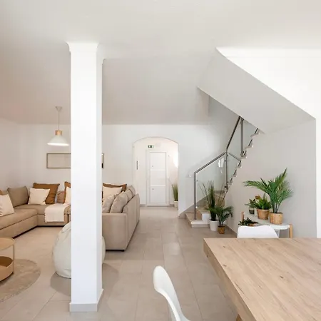 Pensión The Concierge - Casa Ie 3*